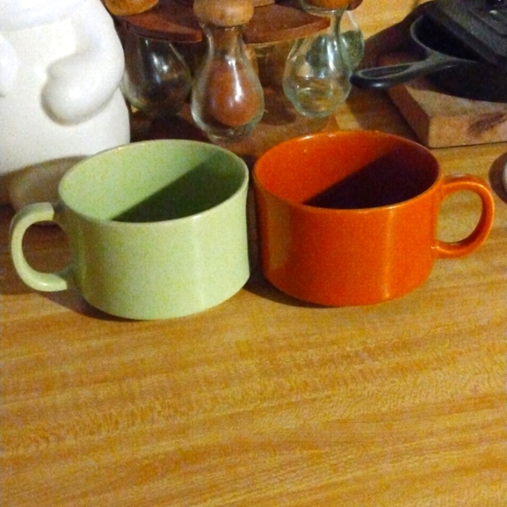 Big mid century modern soup cups